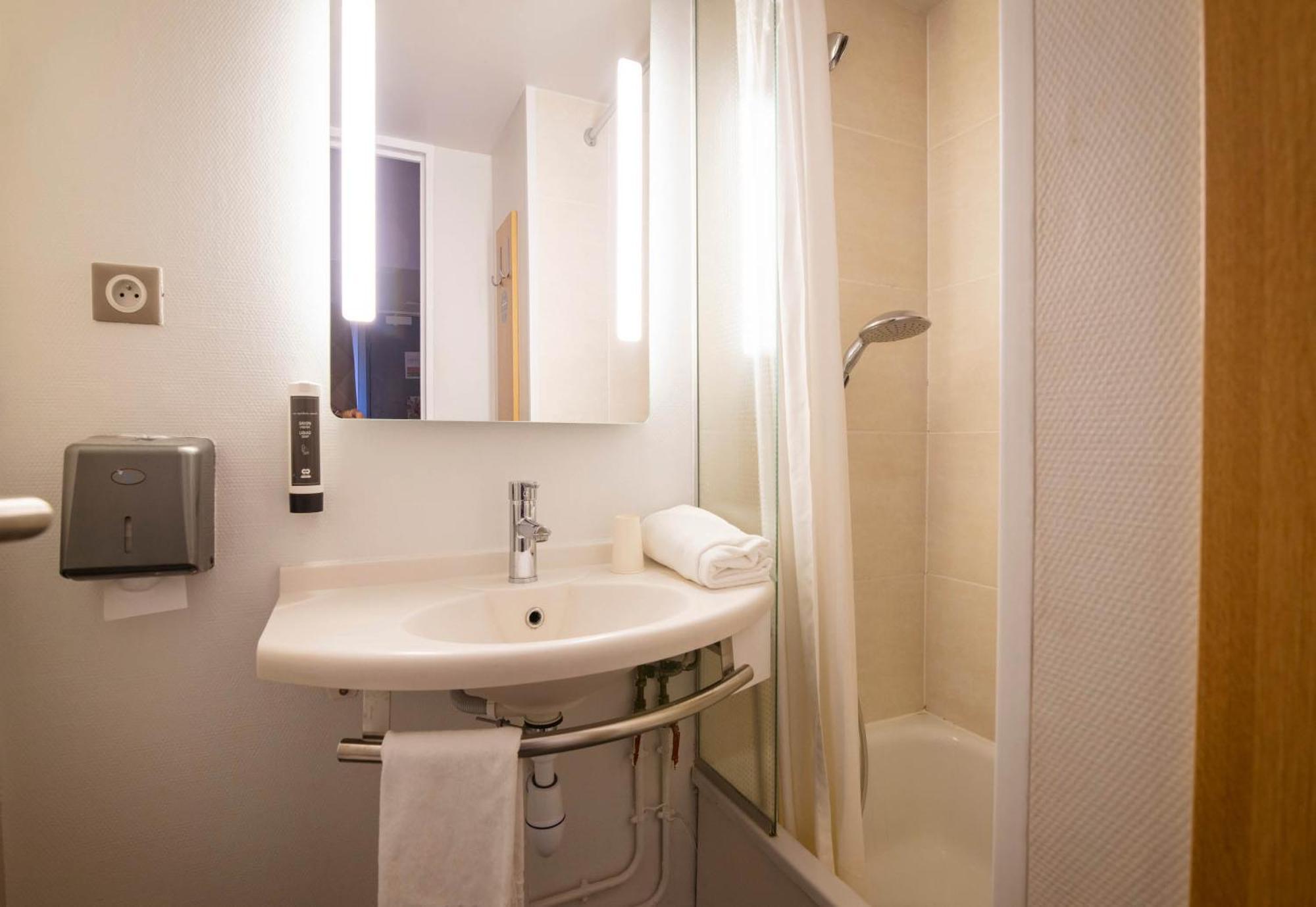 B&B Hotel Avignon 1 Le Pontet  Zewnętrze zdjęcie